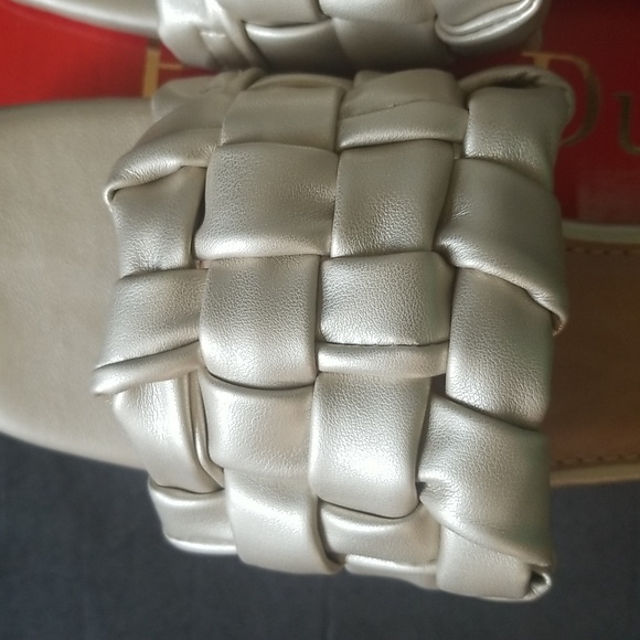 Sandal - Picture 3 of 5